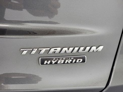 Used 2020 Ford Fusion Energi Titanium FWD image 10