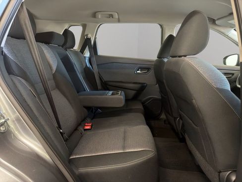 Used 2021 Nissan Rogue SV image 17