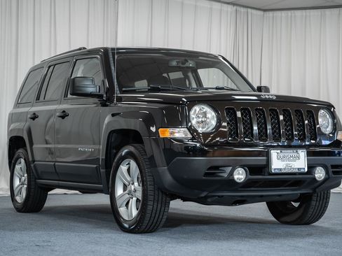 Used 2017 Jeep Patriot Latitude image 1