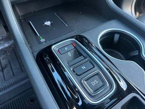 Used 2025 Honda Pilot Elite image 18