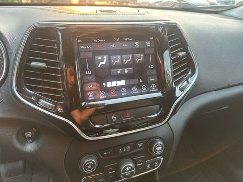 Used 2019 Jeep Cherokee Limited AWD/4WD image 13