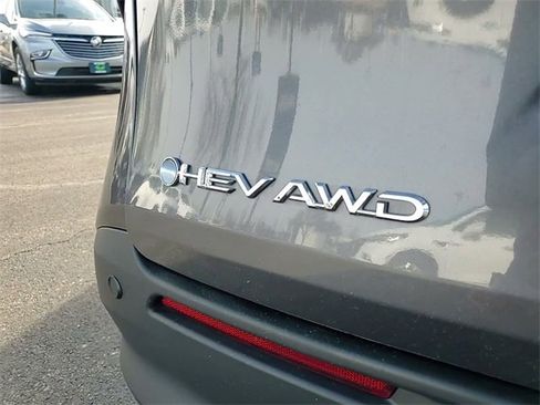 Used 2025 Toyota Sienna XLE w/ XLE Plus Package image 5