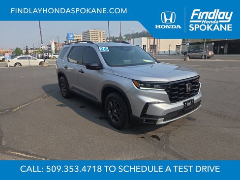 Used 2025 Honda Pilot TrailSport image 7