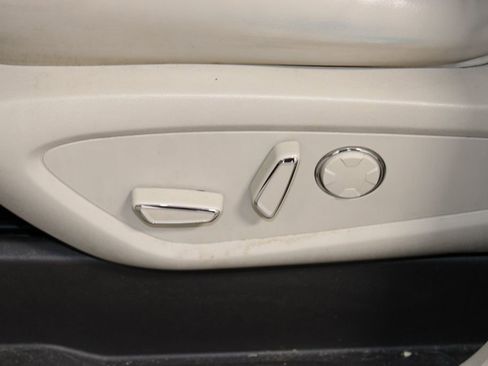 Used 2018 Lincoln MKC Reserve w/ Lincoln MKC Climate Package image 14