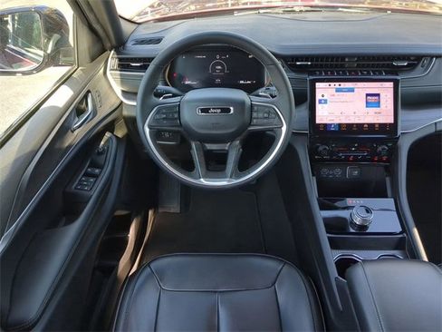 Used 2024 Jeep Grand Cherokee L Limited w/ Black Appearance Package image 20