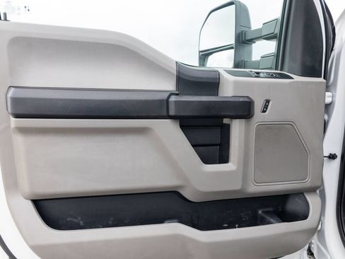 Used 2019 Ford F550 2WD Regular Cab Super Duty image 15