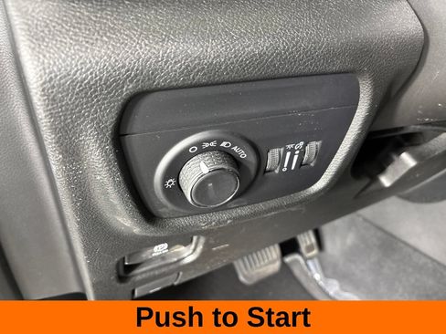 Used 2024 Jeep Grand Cherokee L Altitude AWD/4WD image 11