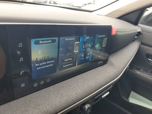 New 2026 Nissan Kicks SV image 14