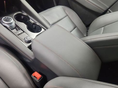 Used 2025 Ford Explorer Active w/ Active Comfort Package image 23