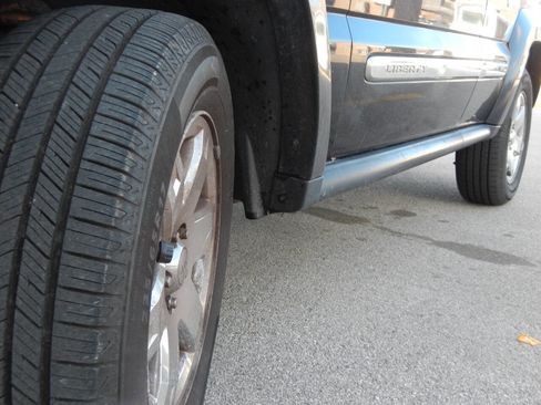 Used 2005 Jeep Liberty Limited image 15