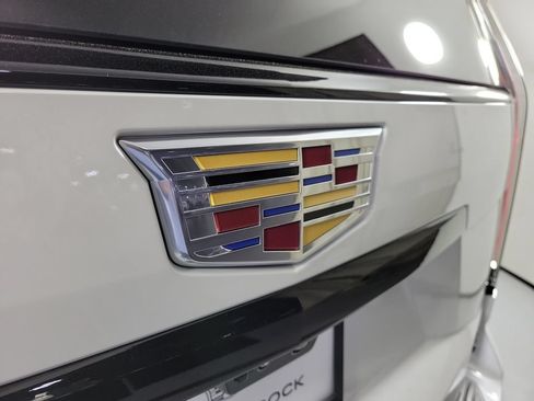Certified 2025 Cadillac Escalade ESV Sport Platinum w/ LPO, Floor Liner Package AWD/4WD image 7