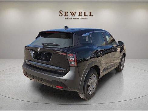 Used 2025 Nissan Kicks S image 4