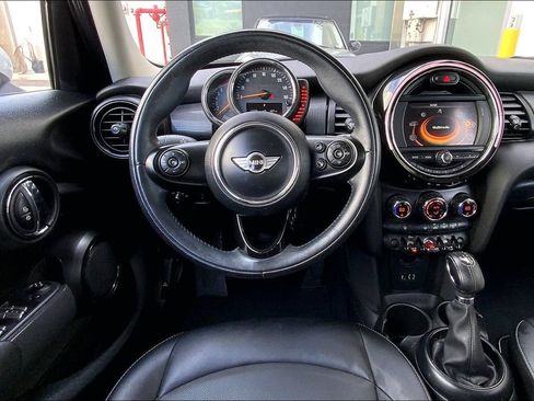 Used 2017 MINI Cooper 4-Door Hardtop FWD image 5