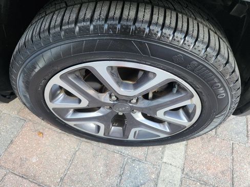 Used 2017 Jeep Renegade Latitude image 29