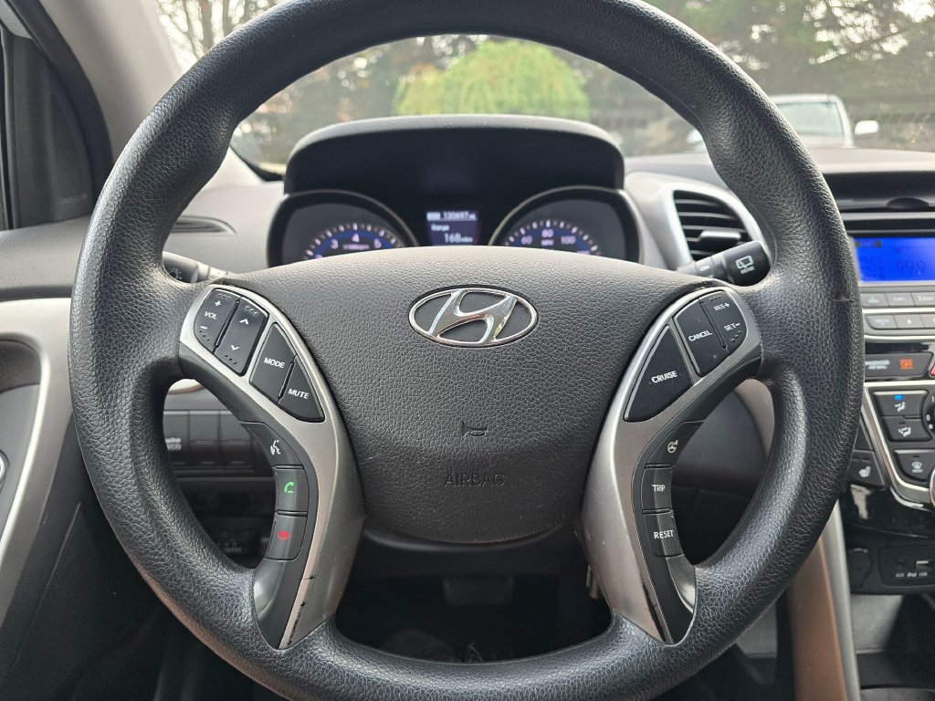 Used 2016 Hyundai Elantra GT FWD image 12