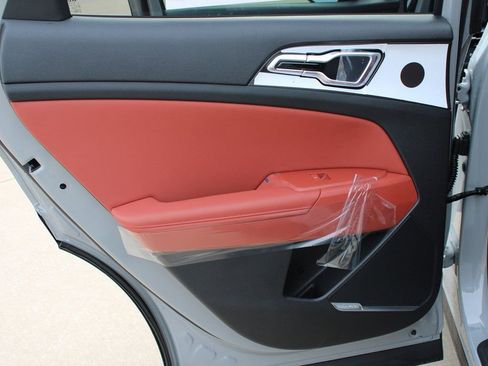 New 2026 Kia Sportage SX image 38