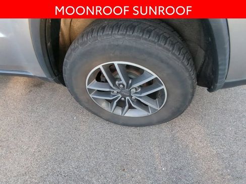 Used 2019 Jeep Grand Cherokee Limited AWD/4WD image 5