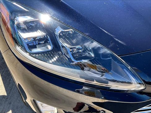 Used 2021 Ford Escape Titanium w/ Titanium Premium Package image 28