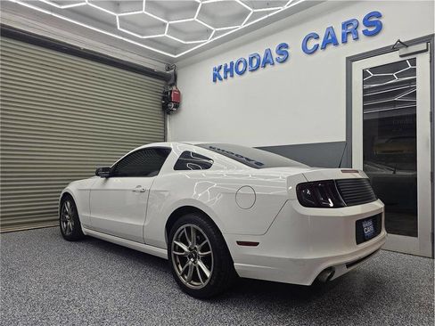 Used 2014 Ford Mustang Coupe image 3
