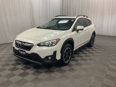 Used 2022 Subaru Crosstrek 2.0i Premium w/ Moonroof Package AWD/4WD image 5