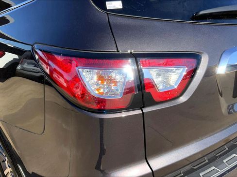 Used 2016 Chevrolet Traverse LT image 27