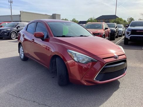 Used 2017 Toyota Yaris iA image 3