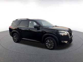 Used 2025 Nissan Pathfinder SV video 2