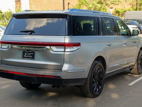 Used 2023 Lincoln Navigator L Reserve AWD/4WD image 7