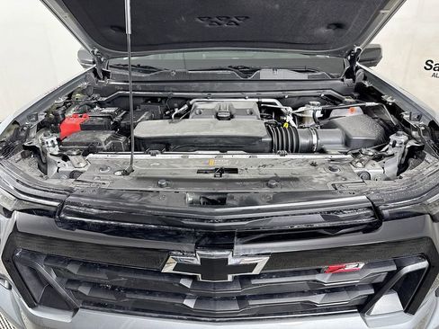 Used 2025 Chevrolet Colorado Z71 w/ Midnight Edition image 30