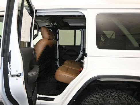 Used 2022 Jeep Wrangler Unlimited Rubicon w/ Xtreme Recon 35" Tire Package AWD/4WD image 22
