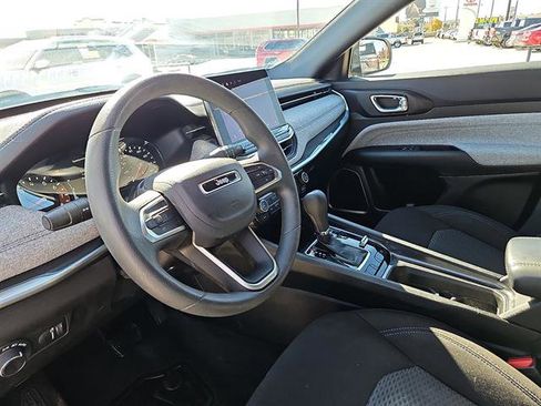 Used 2024 Jeep Compass Sport image 12