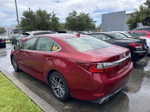 Used 2016 Lexus ES 350 w/ Luxury Package w/Wood Trim FWD image 3