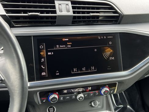 Used 2023 Audi Q3 2.0T Premium image 16