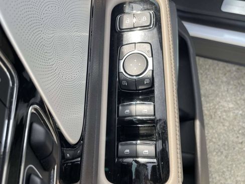 Used 2022 Lincoln Aviator Reserve w/ Equipment Group 201A AWD/4WD image 16