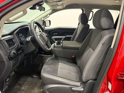 Used 2023 Nissan Titan SV image 16
