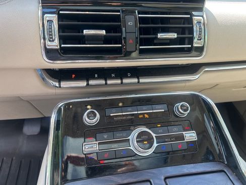 Used 2021 Lincoln Navigator Reserve w/ Luxury Package AWD/4WD image 30