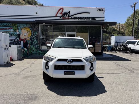 Used 2016 Toyota 4Runner SR5 RWD image 2