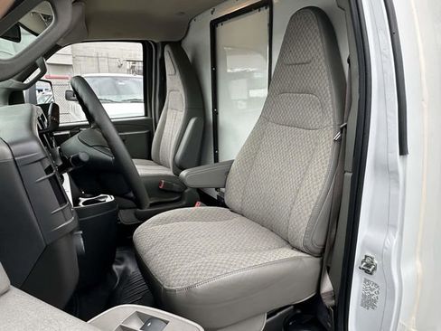 New 2025 Chevrolet Express 4500 Extended w/ Power Convenience Package image 20