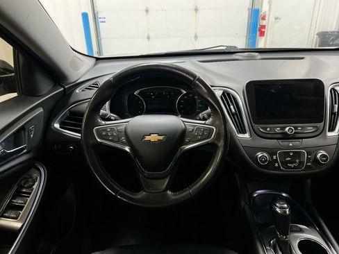 Used 2016 Chevrolet Malibu LT w/ Driver Confidence Package FWD image 11