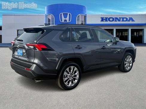 Used 2025 Toyota RAV4 XLE Premium image 7