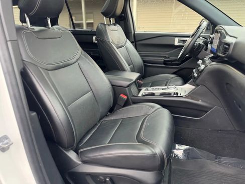 Used 2022 Ford Explorer ST w/ Equipment Group 401A AWD/4WD image 24