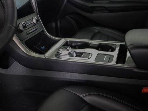 Used 2024 Ford Edge SEL w/ Convenience Package image 45