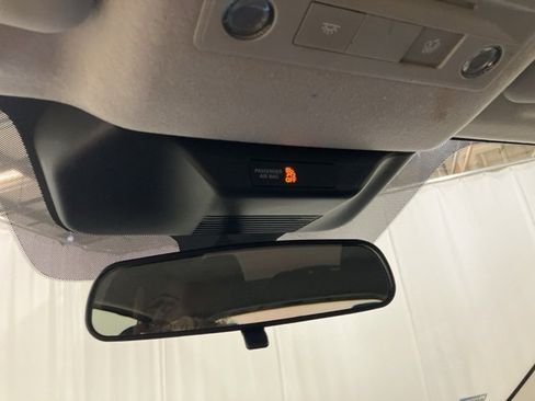 Used 2025 Nissan Kicks SV image 18