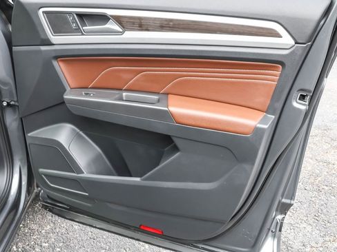 Used 2022 Volkswagen Atlas SE image 39