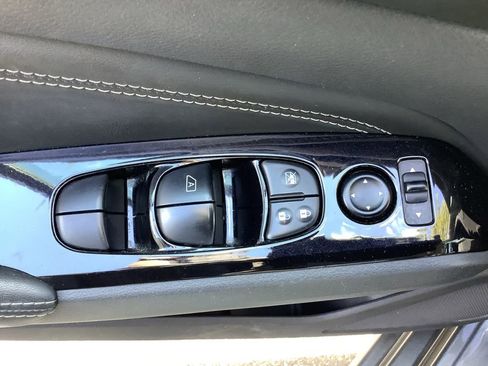 Used 2021 Nissan Altima 2.5 SV AWD/4WD image 17