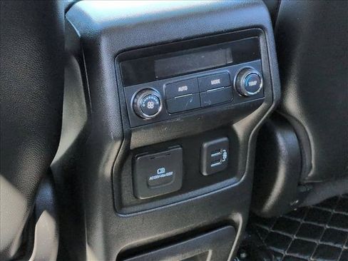 Used 2019 GMC Acadia SLT AWD/4WD image 17