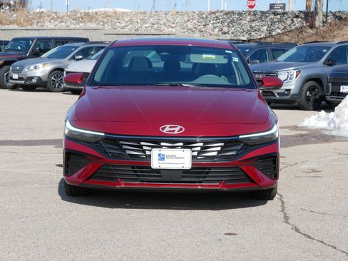 Used 2024 Hyundai Elantra SEL w/ Convenience Package image 3