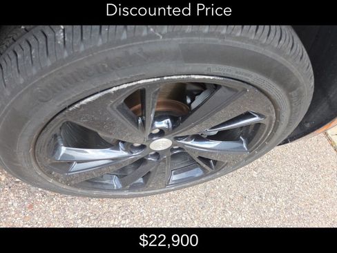 Used 2021 Buick Envision Essence w/ Sport Touring Package AWD/4WD image 3