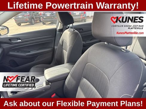 Used 2024 Nissan Altima 2.5 SV AWD/4WD image 23