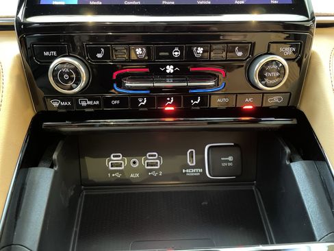 New 2025 Jeep Grand Cherokee L Summit w/ Advanced Protech Group IV image 27